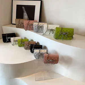 Dames Gestept PU Lederen Ketting Schoudertas Strass Strik Vierkante Crossbody Tas Chique Metallische Kleine Flap Handtas Voor Dagelijks Gebruik