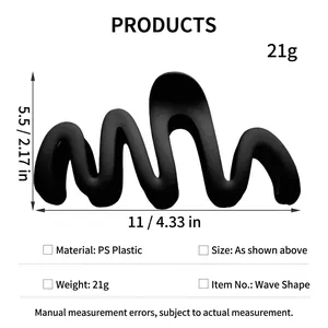 Detailed dimension chart of black wavy hair claw clip with 11cm length and 5.5cm height
