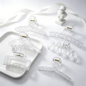Detailansicht verschiedener Formen transparenter PC-Haarkrallen für DIY-Haaraccessoires