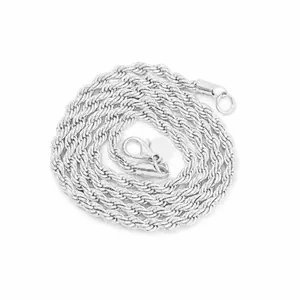 Vue détaillée de la chaîne de collier corde torsadée argentée de 4 mm de large
