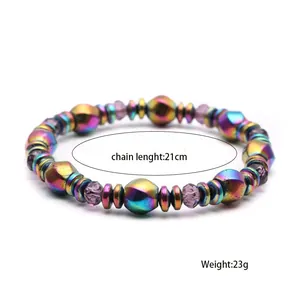 Gros plan du bracelet magnétique perlé coloré indiquant la longueur de 21 cm et 23 g.