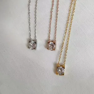 Collana Minimalista con Pendente Solitario a Testa di Toro Per Donna in Acciaio Inossidabile con Strass a 4 Griffe Gioielli di Moda