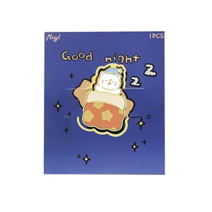 Schattige cartoon metalen bladwijzer met slapende kat op een blauwe decoratieve kaart