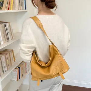 Borsa a tracolla vintage in pelle gialla di grande capacità per pendolarismo donna