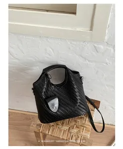 Bolso cubo de tejido negro minimalista con mini monedero a juego para uso diario chic