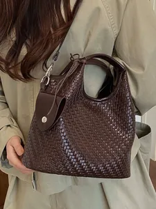 Elegante bolso de cubo tejido en marrón oscuro, bolso de hombro y bandolera versátil
