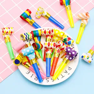 Kleurrijke snoepkleurige party blowouts fluitjes voor kinder verjaardagsfeestjes