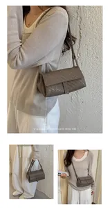 Elegante borsa a tracolla retrò con trama intrecciata mostrata in diverse scene d'uso