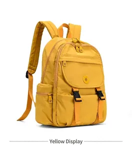 Zaino da trekking giallo vibrante da donna con grande capacità e fibbie resistenti.