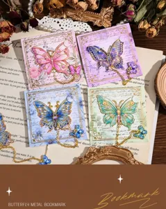 Exquisite Vintage Schmetterling Metall-Lesezeichen mit goldenen Ketten auf Karten