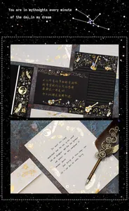 Dettaglio macro del set di cancelleria cielo stellato con elegante stampa in oro e penna