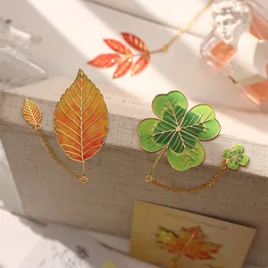 Creative metal leaf and four-leaf clover bookmarks with delicate gold chain for gifts