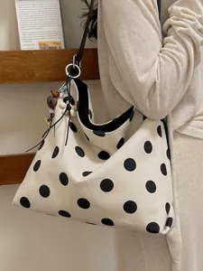 Bolso tote grande de lona con lunares para mujer con cómoda correa negra para el hombro