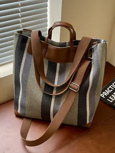 Grand sac cabas chic en tissu rayé avec bandoulières marron pour le quotidien décontracté des femmes