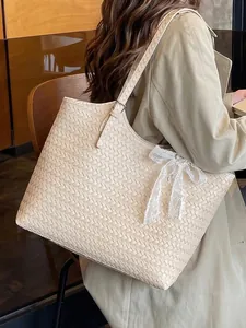Grand sac cabas tressé crème élégant avec nœud en dentelle pour l'été