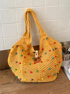 Bolso de hombro bohemio de ganchillo con cuentas de colores para vacaciones de verano