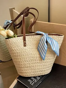 Grand sac de plage en paille tressée à la main avec foulard bleu en soie et tulipes