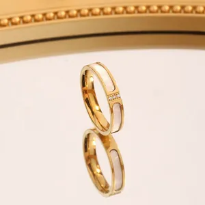 Fashion Simple Titanium Steel Rhinestone Ring Color Shell Inlaid Rose Gold Plated Band Ring For Women Couples Jewelry Gift
