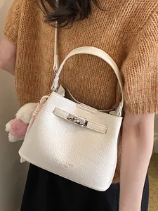 Women Urban Minimalist PU Leather Lychee Pattern Bucket Bag With Turn-Lock Fashion Handbag With Plush Bear Pendant Single Shoulder Crossbody Bag
