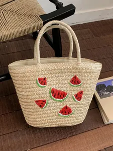 Handgemaakte rieten tas met geborduurde watermeloenen voor zomerse strandvakanties