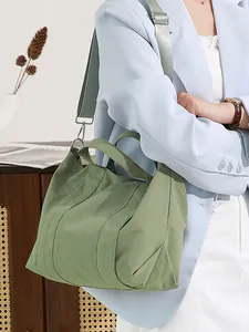 Grande borsa tote in tela verde salvia da donna per il tempo libero e l'ufficio