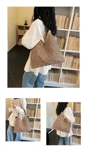 Sac cabas en paille tissé à la main avec motif de losanges pour les vacances d'été
