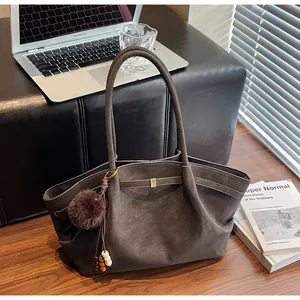 Large capacity pleated tote bag in vintage brown with fur ball charm