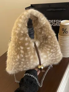 Petit Sac à Main en Peluche pour Femmes Luxe Léger en Fausse Fourrure Sac Bandoulière Automne Hiver Imprimé Animal Chaîne avec Boule en Métal