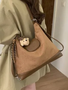 Mochila Retro de Piel PU Textura Gamuza para Mujer Gran Capacidad Viajes Diarios Bolsa Escolar Con Lindo Colgante de Oso Mochila de Moda Retro