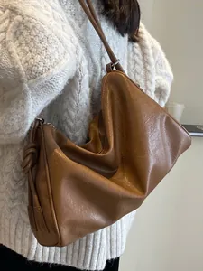 Borsa a tracolla hobo vintage marrone con grande capacità e morbida ecopelle per donna