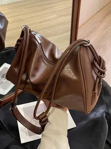 Borsa a tracolla retrò in finta pelle marrone con grande capacità e dettaglio nodo.