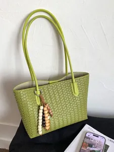 Chic green woven tote bag for women, large capacity fashion shoulder bag