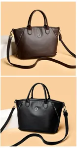 Retro women's large capacity shoulder bag with lychee texture and kangaroo logo