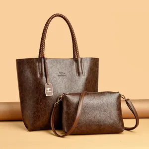 Modieuze bruine grote draagtas en crossbody tas set voor dames met veel ruimte