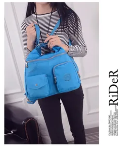Nahaufnahme einer modischen blauen Handtasche aus Oxford-Gewebe mit hoher Kapazität