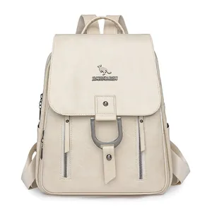 Élégant sac à dos en cuir PU beige pour femme avec rabat minimaliste et boucle métallique chic