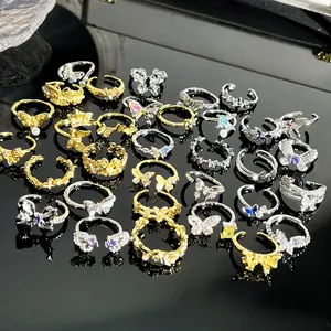 Detailansicht der eleganten Schmetterlingsring-Kollektion mit funkelnden Zirkonia-Steinen