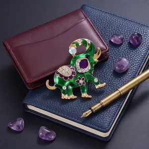 Vintage Groen Emaille Olifant Brosche Luxe Zinklegering Dier Reversspeld Strass Bloem Brosche Voor Dames Heren Sieraden Accessoires