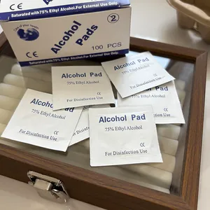 Confezione di salviette disinfettanti con alcol etilico al 75% per la pulizia dei gioielli