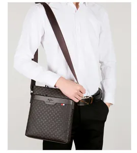 Sac bandoulière classique en cuir à carreaux marron foncé pour homme au style business