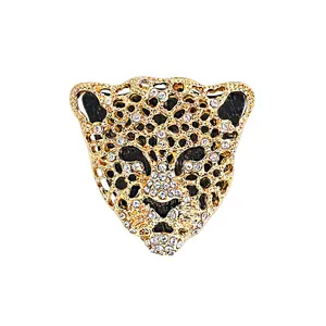 Klassische Leopardenkopf-Brosche aus Goldlegierung mit funkelnden Strasssteinen