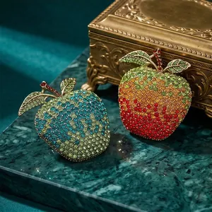 Luxurious Alloy Rhinestone Apple Brooch For Women Christmas Eve Gift Sparkling Fruit Inlaid Pin Jewelry Accessories