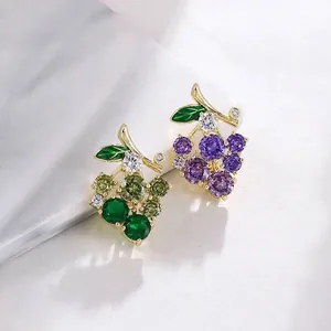 Fresh Grape Crystal Brooch For Women Copper Inlaid Zirconia Pin Anti-exposure Lapel Pin Fruit Shape Fashion Jewelry Gift