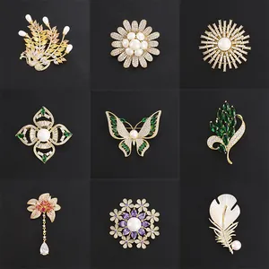 Elegant Copper Phoenix Butterfly Flower Brooch For Women High-End Rhinestone Artificial Pearl Pin Accessory Gift