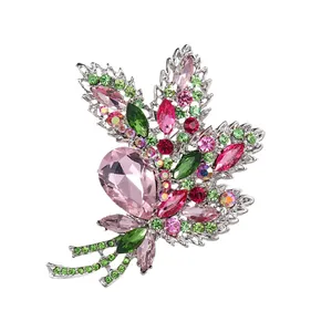 Große Blumenbrosche mit Strasssteinen und rosa-grünen Kristallen für Damen-Schmuckzubehör