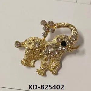Elegant gold-plated elephant animal brooch with sparkling crystal rhinestones for suits