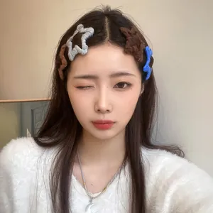 Sweet knitted star hair clips for women, versatile autumn winter hair accessory set