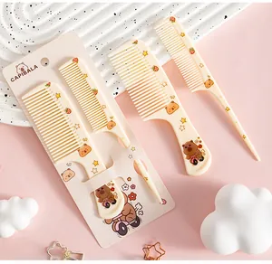 Ensemble de peignes à cheveux beige avec imprimé Capybara et un peigne à queue fin