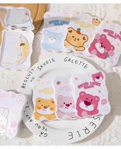 Süßer tragbarer Klappspiegel mit Kammset im Cartoon-Design mit niedlichen Bärenmotiven