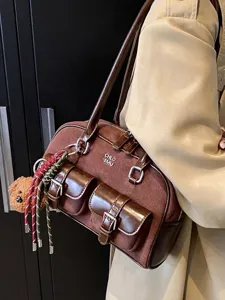 Bolso de Hombro de PU de Moda Vintage para Mujer Bolso de Axila de Retazos de Color de Contraste Elegante Bolso de Mano Multi Bolsillo Con Colgante de Oso